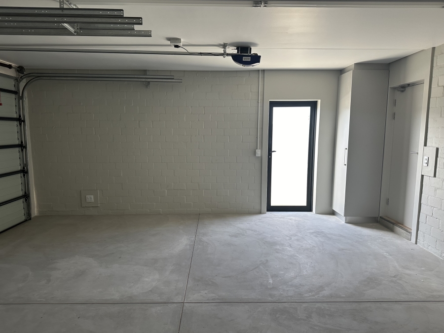 3 Bedroom Property for Sale in Lemoenkloof Western Cape